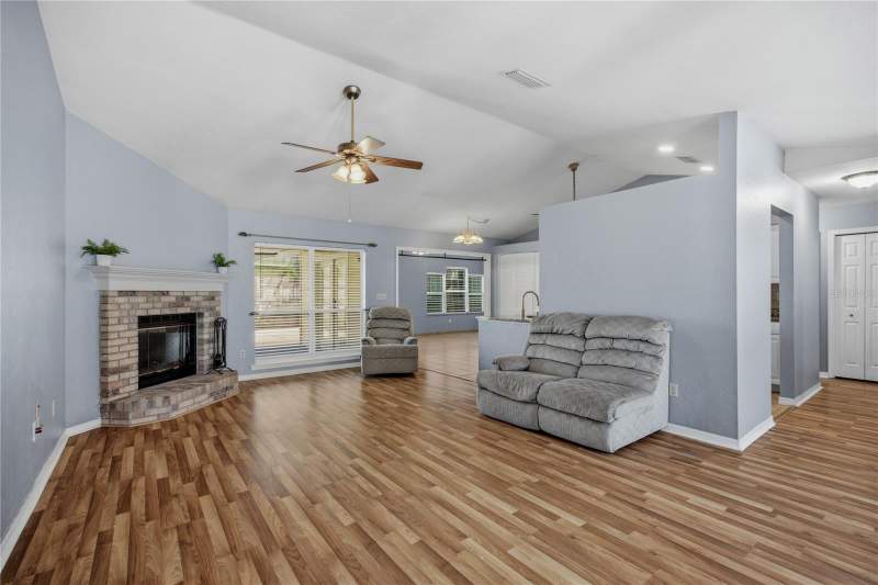 3 bedroom Single Family Residence at 11624 NW 13th Lane, The Retreat Fletchers Mill, Gainesville — photo 3