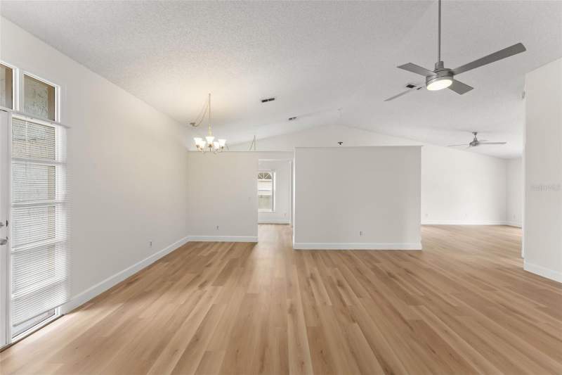 3 bedroom Single Family Residence at 796 MINERVA LANE, GREENWOOD LAKES UNIT D-3B 1ST ADD, LAKE MARY — photo 4