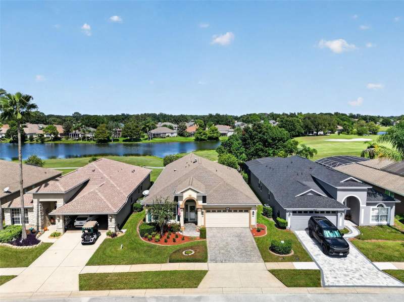 3 bedroom Single Family Residence at 8021 Saint James Way, Country Club Of Mount Dora, Mount Dora — photo 4