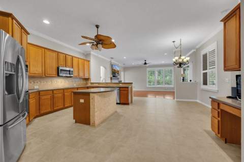6122 Kestrelpark Drive, Lithia FL - photo 13 of 54
