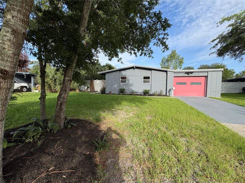 4 bedroom Single Family Residence at 885 Carnation Drive, Eastbrook Sub, Winter Park — photo 2