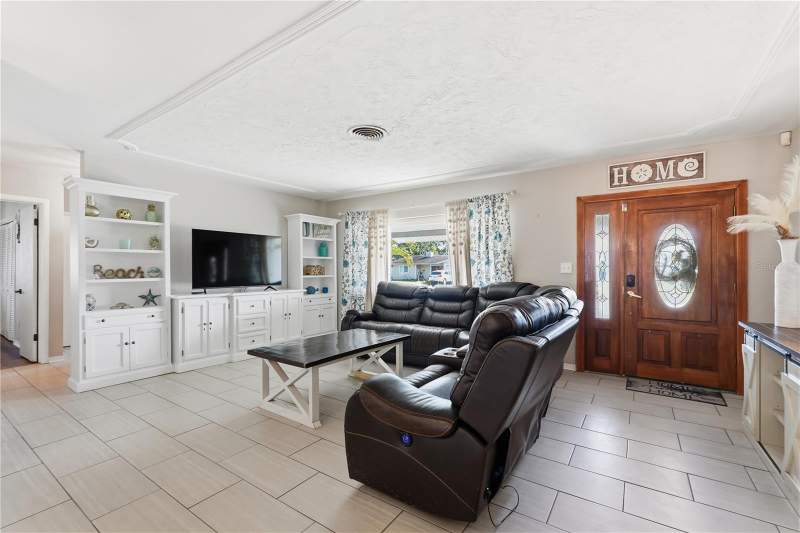 3 bedroom Single Family Residence at 2701 64th Avenue, Stephenson Manor, St Petersburg — photo 4