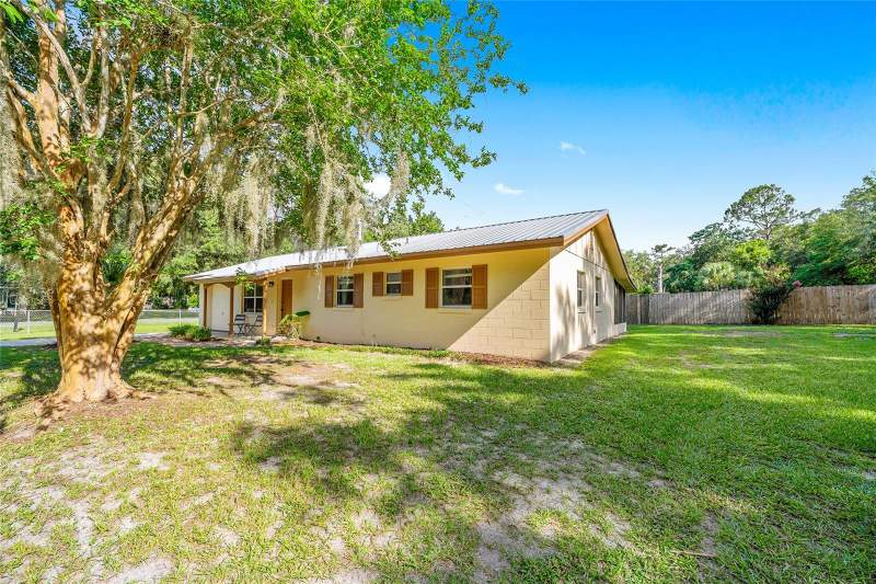 3 bedroom Single Family Residence at 2420 NE 38th Street, Emil Marr, Ocala — photo 3