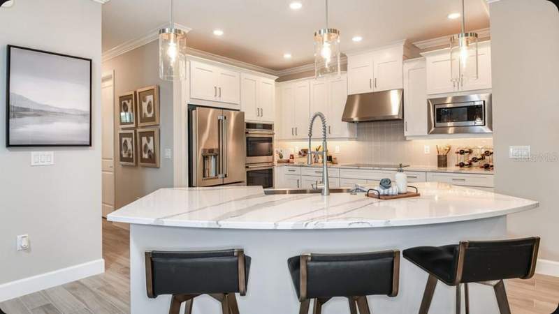 6 bedroom Single Family Residence at 11169 Manor House Lane, Victoria Lakes, Odessa — photo 2