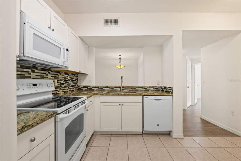 3 bedroom Condominium at 6434 Cypressdale Drive #102, Villages Of Bloomingdale, Riverview — photo 4