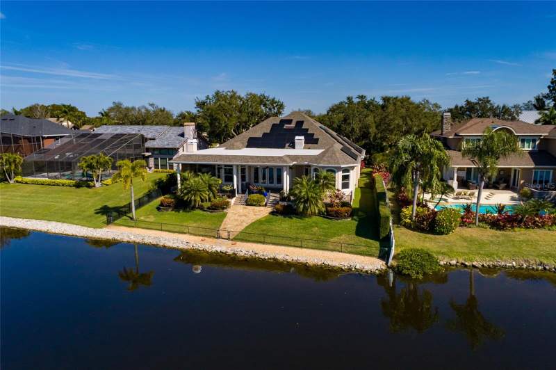 5 bedroom Single Family Residence at 8402 Tallahassee Drive, Riviera Bay 1st Add, St Petersburg — photo 4