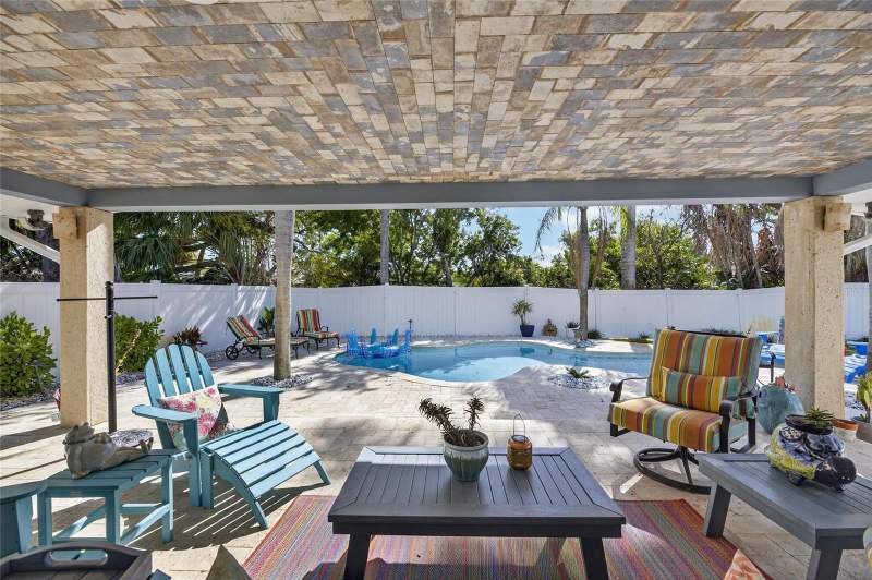 3 bedroom Single Family Residence at 931 GULF BOULEVARD, BELLEAIR BEACH YACHT CLUB ESTATES, BELLEAIR BEACH — photo 2