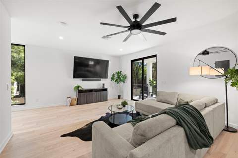 98 W Davis Boulevard, Tampa FL - photo 17 of 86