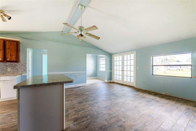 4 bedroom Single Family Residence at 8409 Roosevelt Street, Groveland, Englewood — photo 5