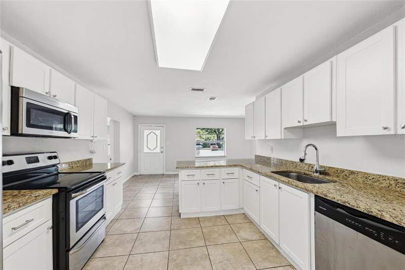 3 bedroom Single Family Residence at 2903 E 97th Avenue, Laurel Terrace, Tampa — photo 5