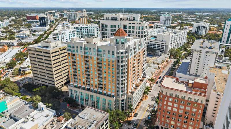 2 bedroom Condominium at 1350 Main Street #704, 1350 Main Residential, Sarasota — photo 2