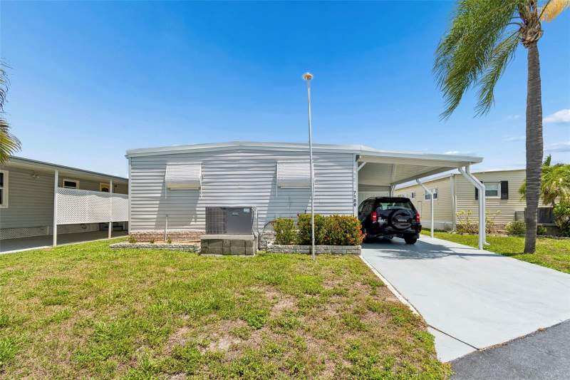 3 bedroom Mobile Home at 7186 Mount Arlington Drive #421, Mobel Americana Mobile Home Park Unrec, St Petersburg — photo 3