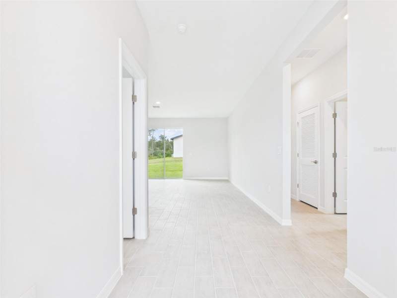 4 bedroom Single Family Residence at 4001 SW 158th St Road, Marion Oaks Unit 5, Ocala — photo 3
