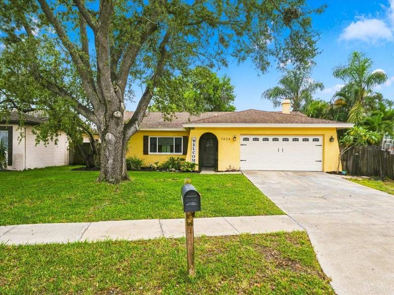 7024 124TH TERRACE home for sale in Pinebrook Estates