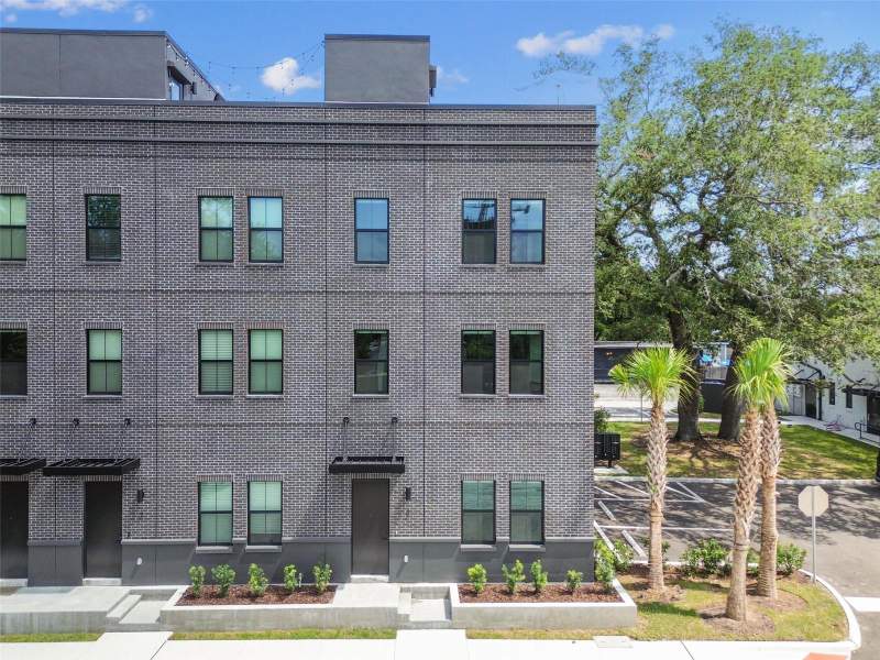 3 bedroom Townhouse at 1218 E Kay Street #18, Canvas Tpa Townhomes Phase 1, Tampa — photo 2