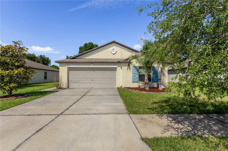 4 bedroom Single Family Residence at 2987 Moulden Hollow Drive, Hidden River Ph 1B, Zephyrhills — photo 2