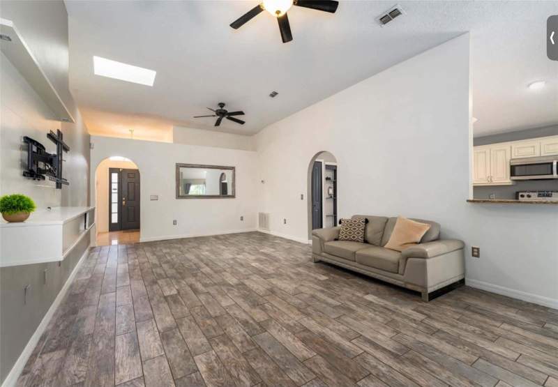 4 bedroom Single Family Residence at 307 Cardiff Avenue, Pines West Ph 01, Davenport — photo 2