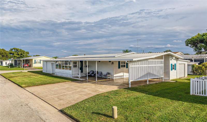 2 bedroom Manufactured Home at 5421 Mohawk Street, Lake Betmar Estates #7, Zephyrhills — photo 2