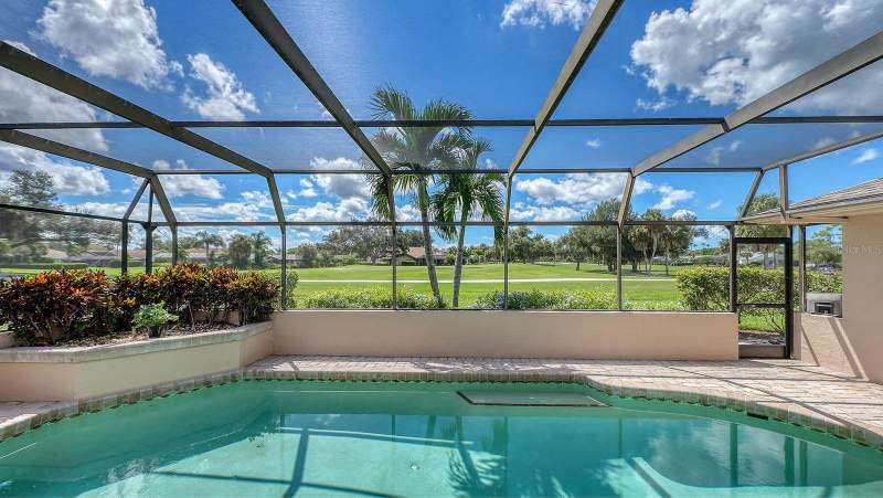 3 bedroom Single Family Residence at 3708 Torrey Pines Way, Country Club Of Sarasota The, Sarasota — photo 2
