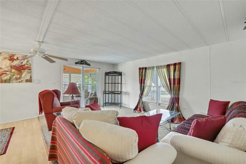 2 bedroom Manufactured Home at 4809 Empress Lane, Tanglewood Mobile Village, Holiday — photo 3