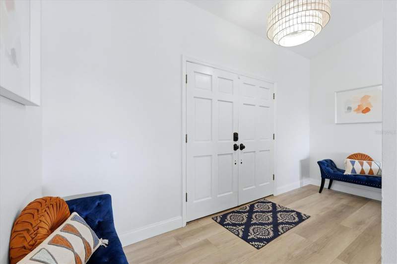 3 bedroom Single Family Residence at 1649 Manor Road, Pine Manor, Englewood — photo 3