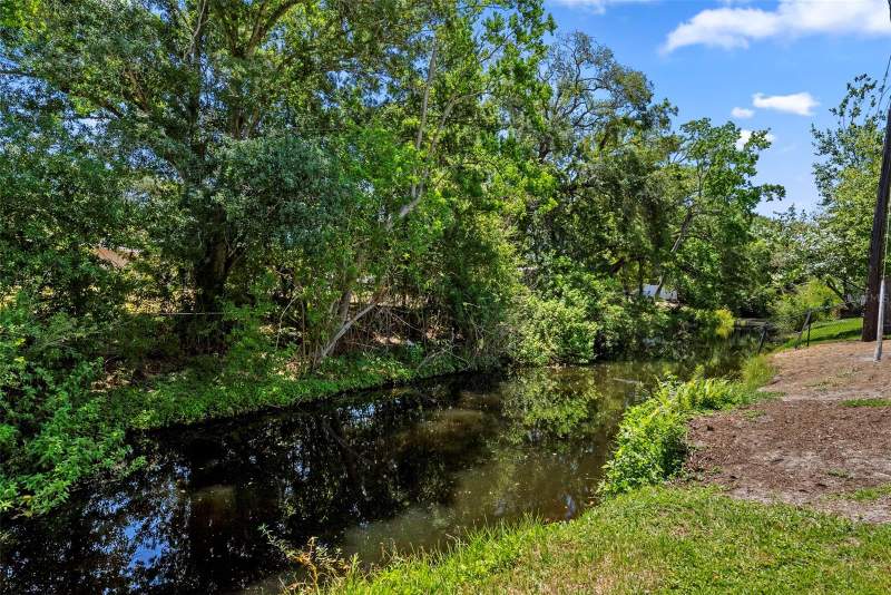 2 bedroom Single Family Residence at 1413 Embassy Drive, Imperial Park, Clearwater — photo 5