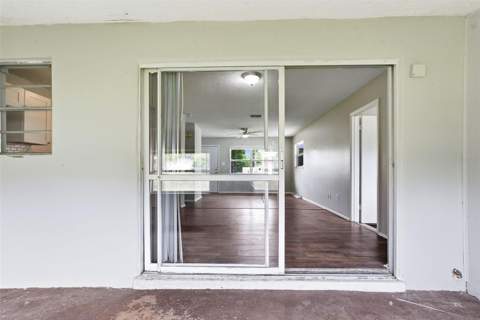 2151 S Ivey Lane, Orlando FL - photo 10 of 32