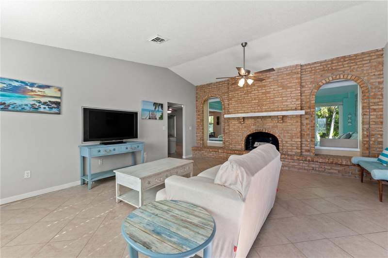 2 bedroom Single Family Residence at 424 Carmel Road, South Venice, Venice — photo 5