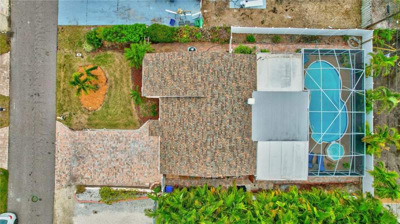 2 bedroom Single Family Residence at 16110 3rd Street, Redington Beach Homes 1st Add, Redington Beach — photo 2