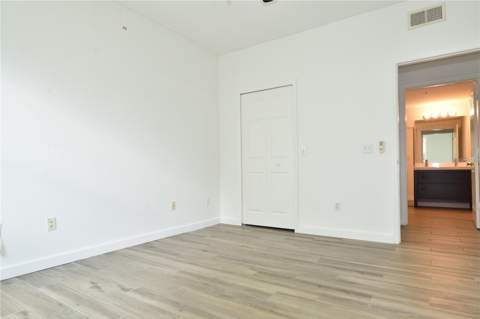 3396 Parkchester Square Boulevard #104, Orlando FL - photo 10 of 32