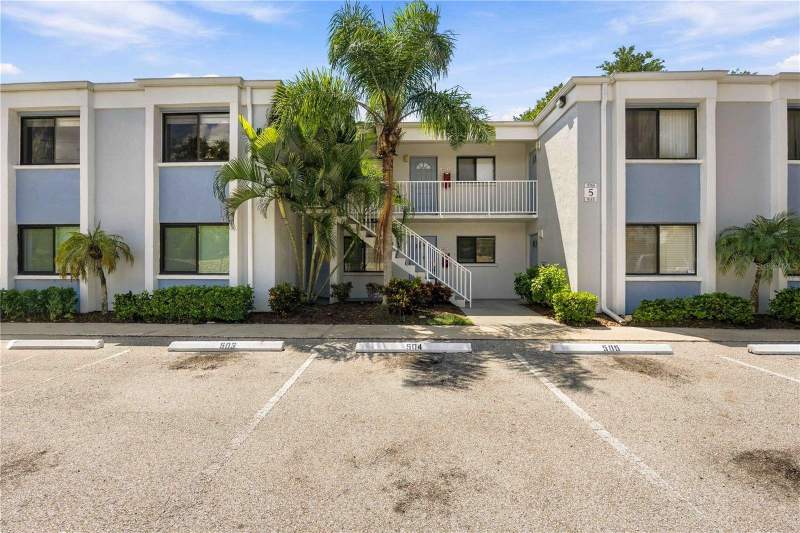 2 bedroom Condominium at 5310 26th St W #504, Garden Walk Condominium Phase I, Bradenton — photo 2