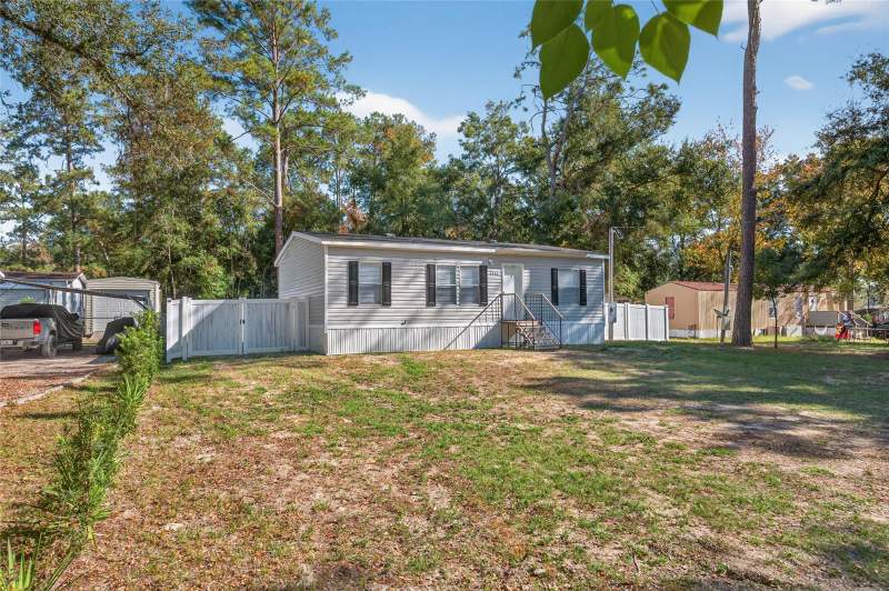 3 bedroom Manufactured Home at 3883 SE 55th Court, Silver Spgs Manor Tr T, Ocala — photo 2