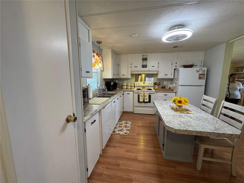 2 bedroom Manufactured Home at 6733 Kensington Drive, Lake N Golf Estates, Winter Haven — photo 3