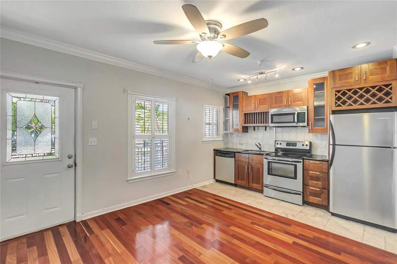 1 bedroom Condominium at 201 6TH STREET #102, BAY VILLA CONDO, ST PETERSBURG — photo 4