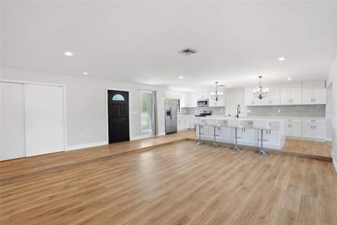 1349 Viewtop Drive, Clearwater FL - photo 7 of 31