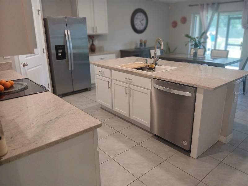 4 bedroom Single Family Residence at 3719 Capri Coast Drive, North Park Isle Ph 1B 1C & 1D, Plant City — photo 5