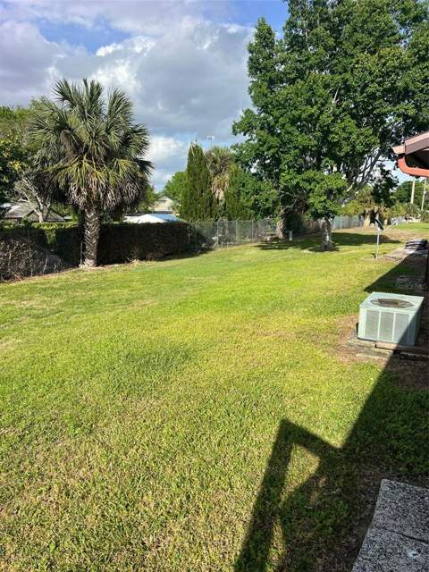 12449 Orangewood Circle #17, Tavares FL - photo 17 of 18