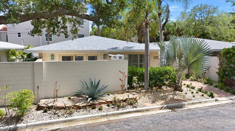 2 bedroom Villa at 6005 Midnight Pass Road #S6, Provincial Gardens, Sarasota — photo 4