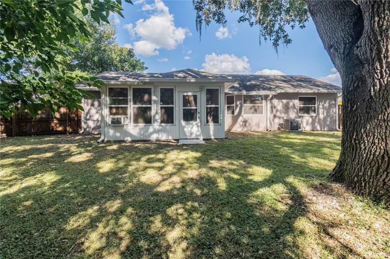3 bedroom Single Family Residence at 301 Louis Edward Court, North Fork Ph 2, Lakeland — photo 2