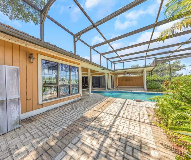 4 bedroom Single Family Residence at 7448 17th Lane, Harbor Isle Unit Two, St Petersburg — photo 4