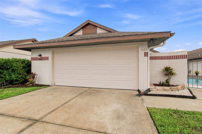 7123 SILVERMILL DRIVE home for sale in Bayport West