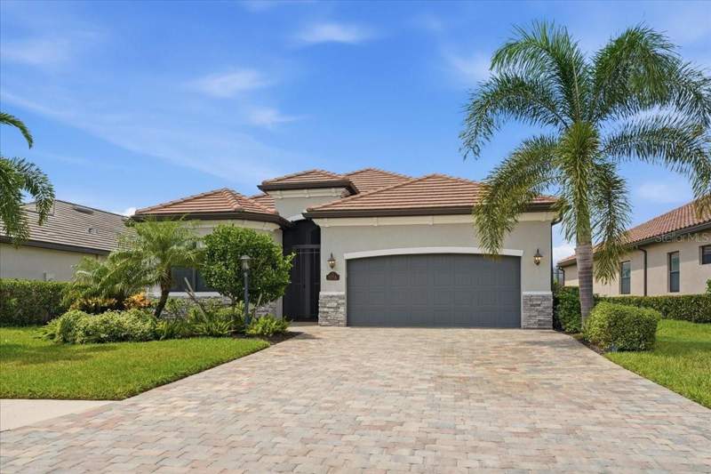 3 bedroom Single Family Residence at 5716 Cheech Glen, Lakewood National, Lakewood Ranch — photo 4