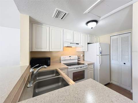 562 Orange Drive #33, Altamonte Springs FL - photo 8 of 22