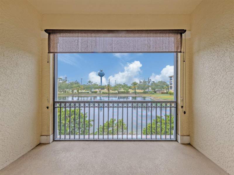 3 bedroom Condominium at 940 Cooper Street #202, Island Park, Venice — photo 2