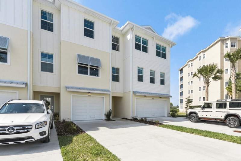 Townhomes Of Seminole Isle