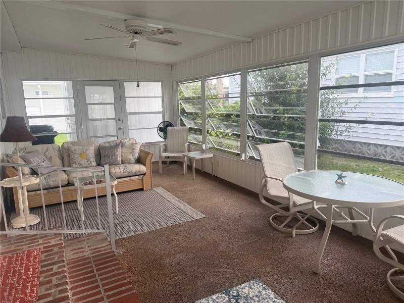 2 bedroom Mobile Home at 651 Iris Drive, Japanese Gardens Mhp, Venice — photo 2