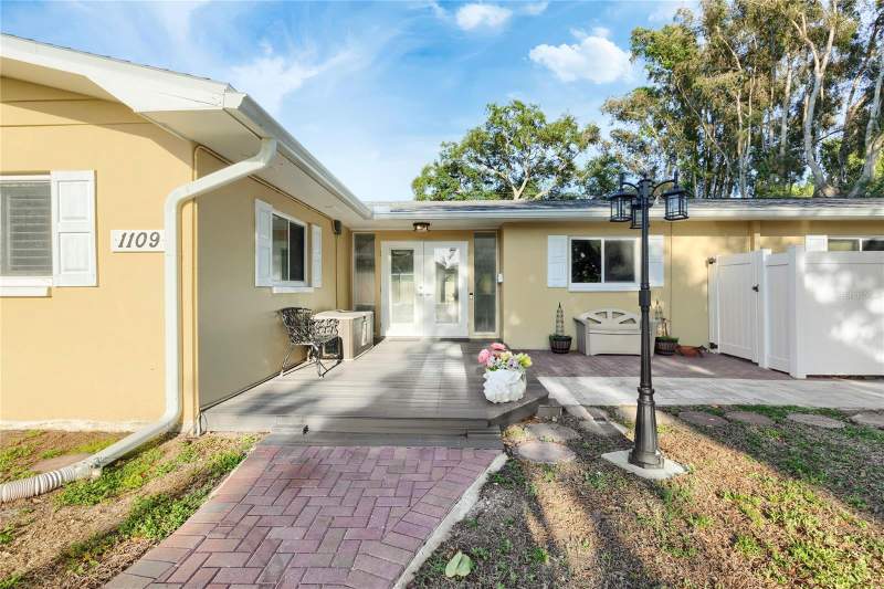 3 bedroom Single Family Residence at 1109 S San Remo Avenue, Parkwood Sub, Clearwater — photo 2