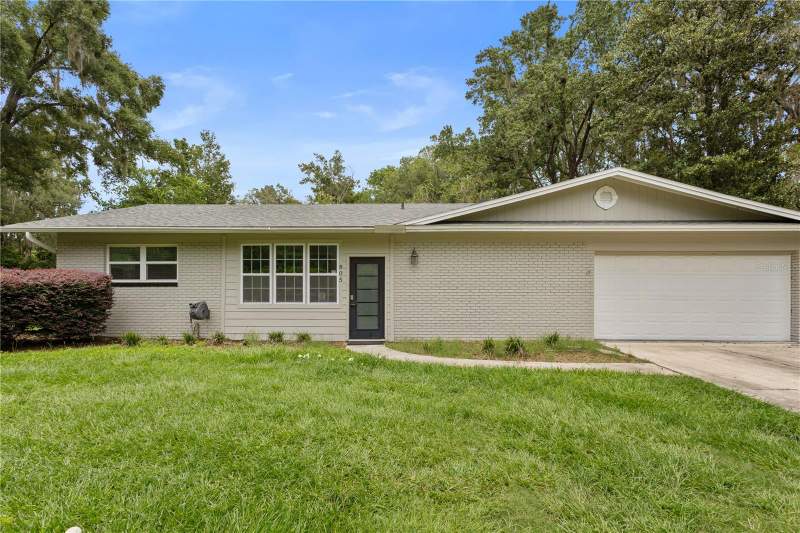 4 bedroom Single Family Residence at 805 NW 40th Terrace, Westmoreland Estate Add 2, Gainesville — photo 2
