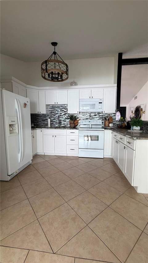 6713 Willow Spring Court, Tampa FL - photo 13 of 40