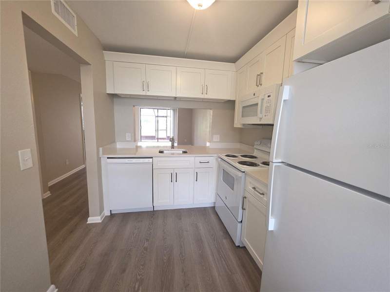 2 bedroom Condominium at 2049 Skimmer Court #311, Club At Feather Sound The Condo, Clearwater — photo 4
